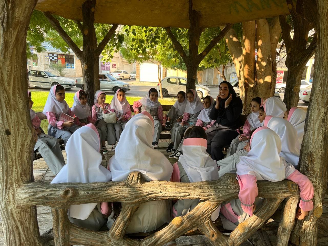 دبستان و پیشدبستانی باغ ستارهها